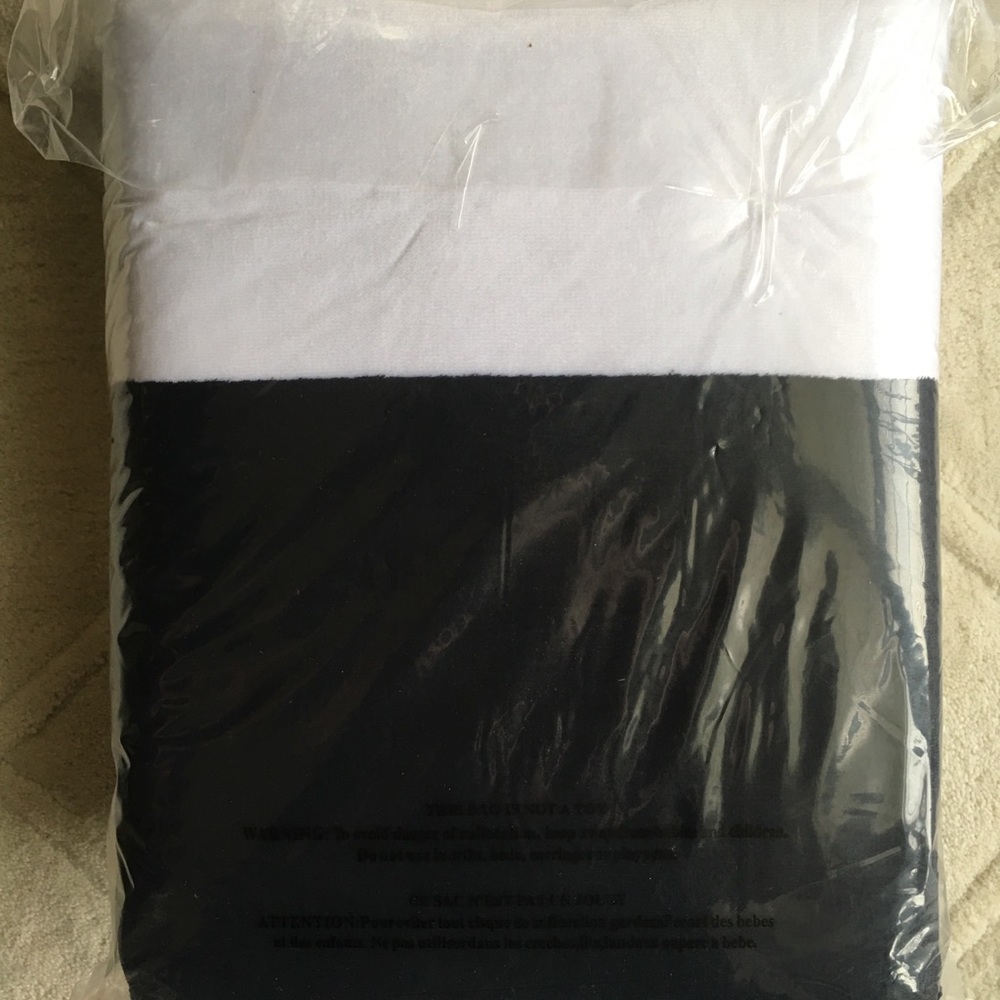 VS PINK Faux Fur Sherpa Blanket - Picture 7 of 7